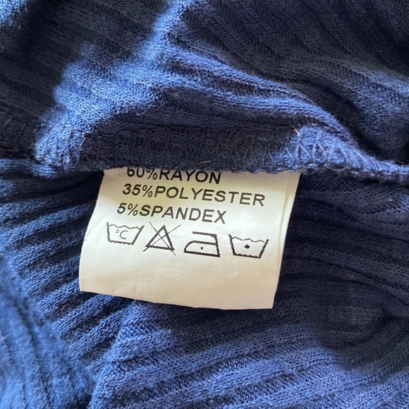 Lace sleeve detail, long-sleeved knit henley tee - Picture 8 of 10